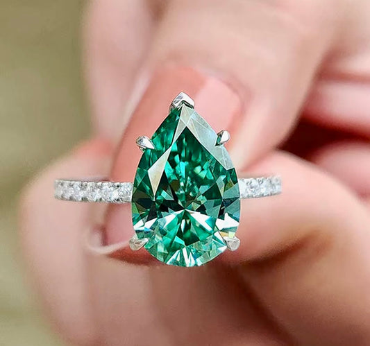 Green Crystal Water Drop Ring