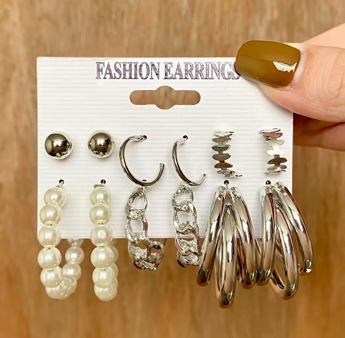 Gold High Fashion Earrings Set