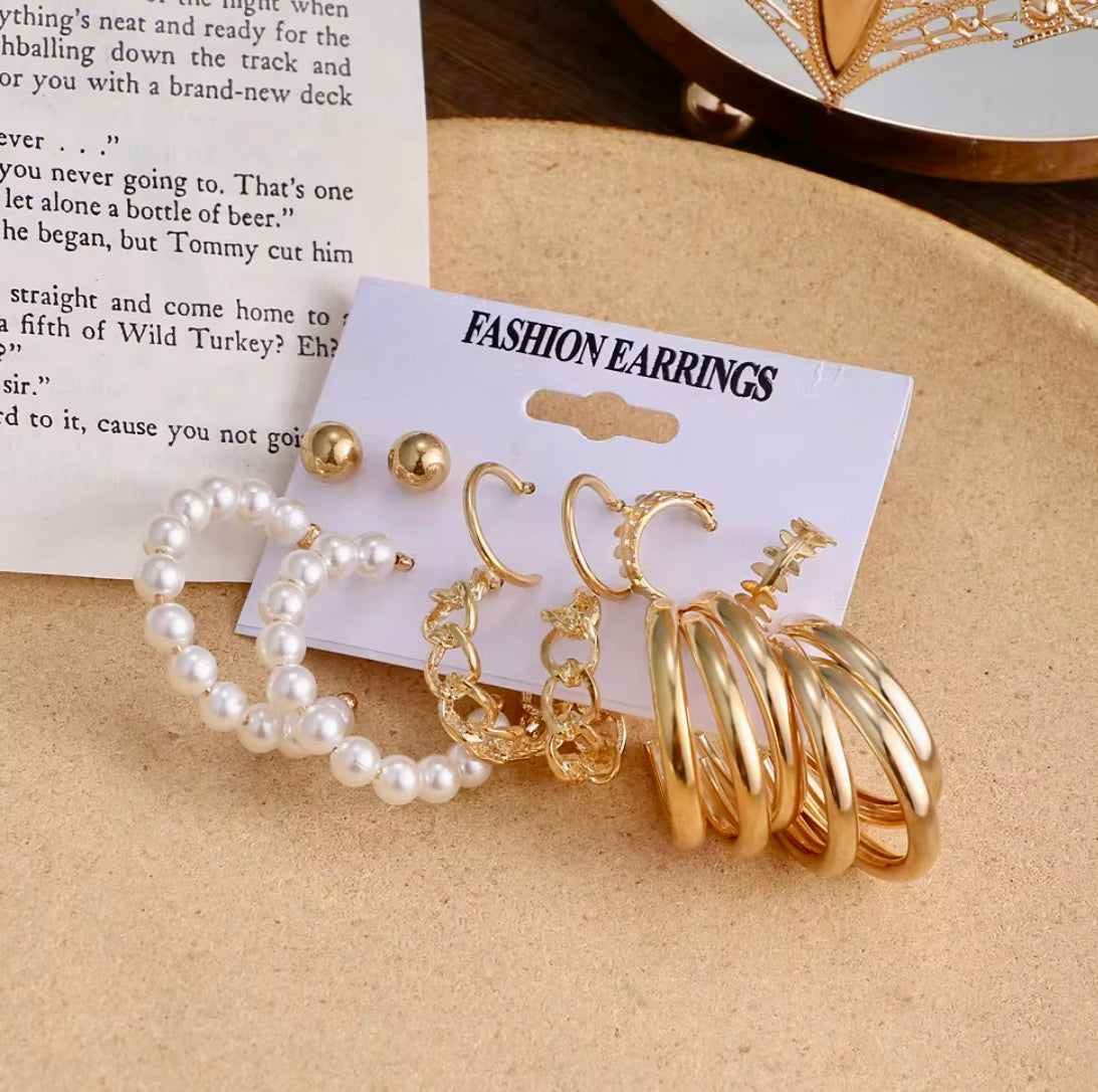 Gold High Fashion Earrings Set