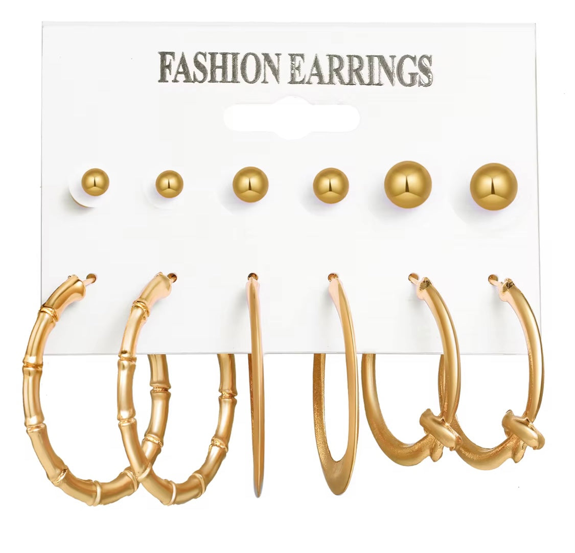 Gold High Fashion Earrings Set