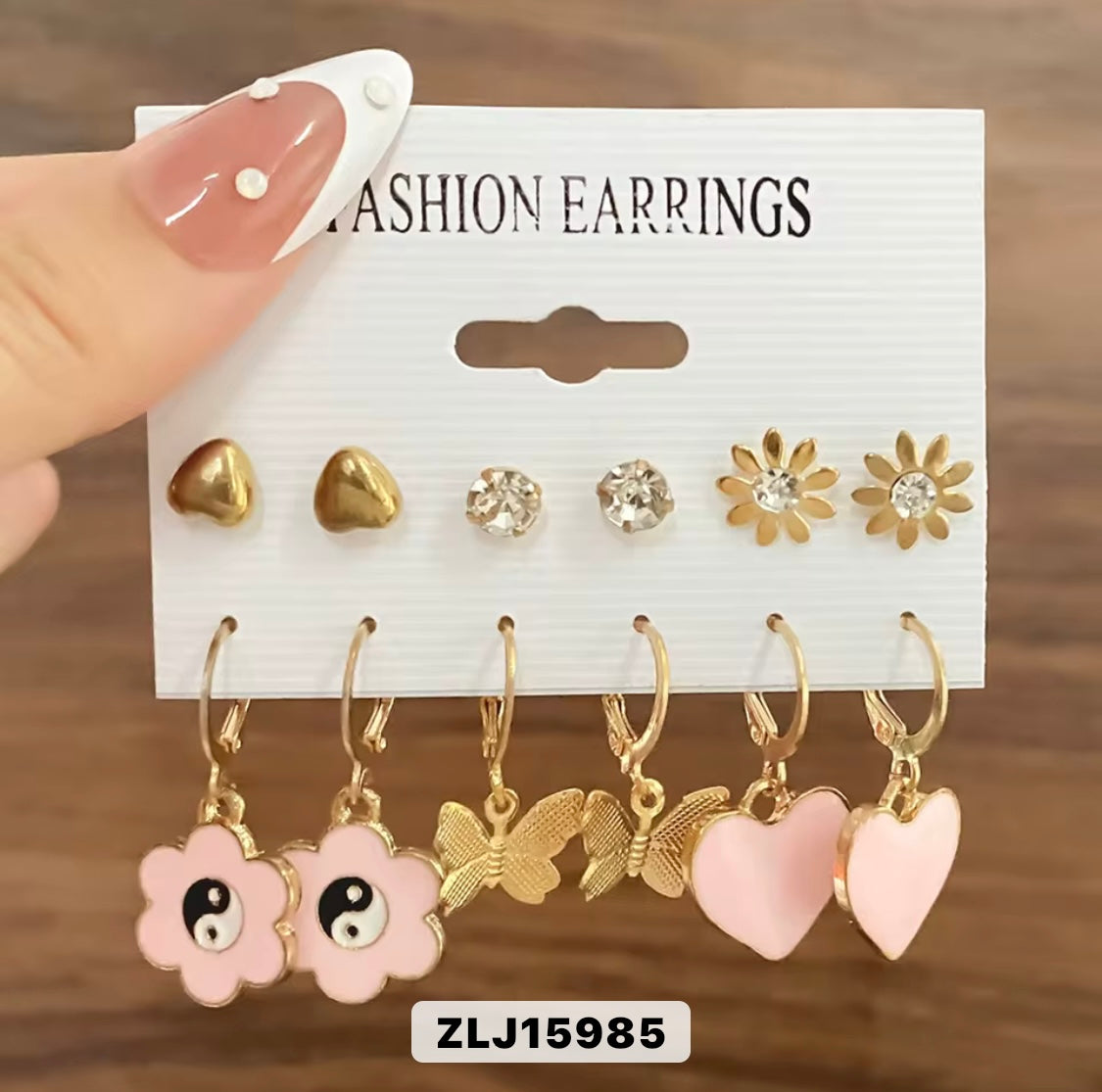 Gold High Fashion Earrings Set