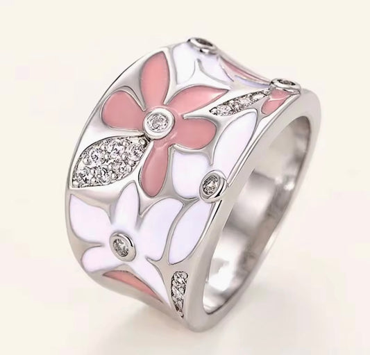 Aesthetic Flower Cluster Ring